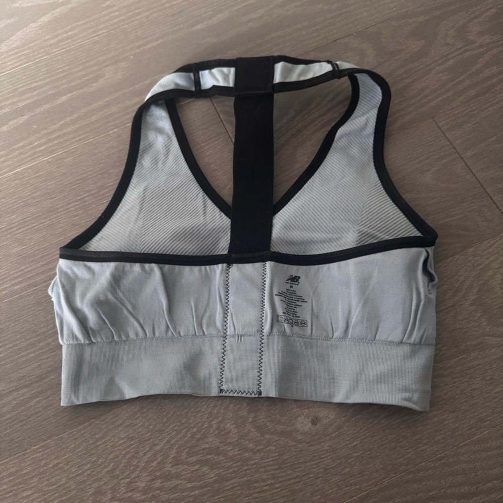 New Balance Women's Sports Bra - Picture 4 of 4